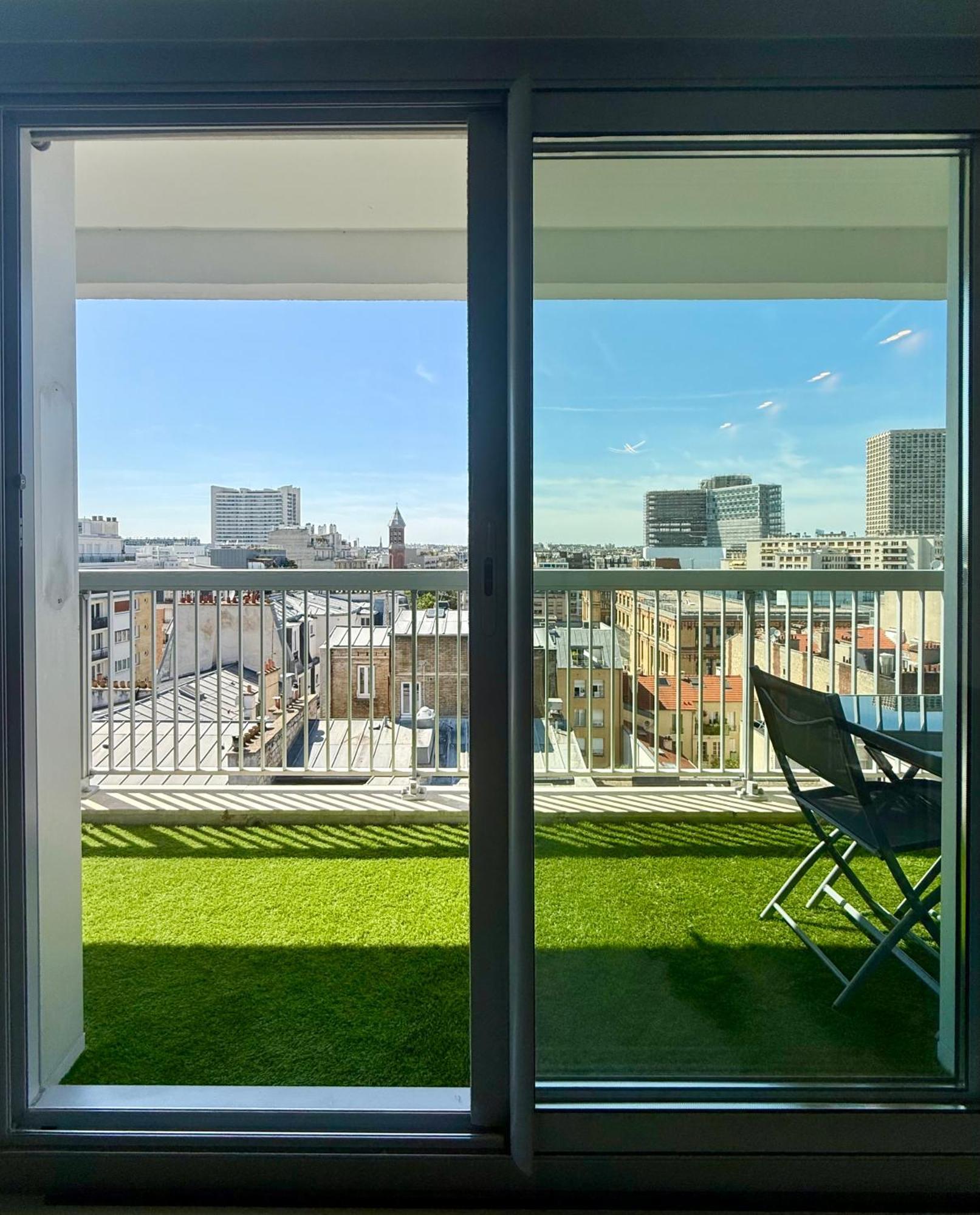 My Eiffel Tower View Apartment Paris