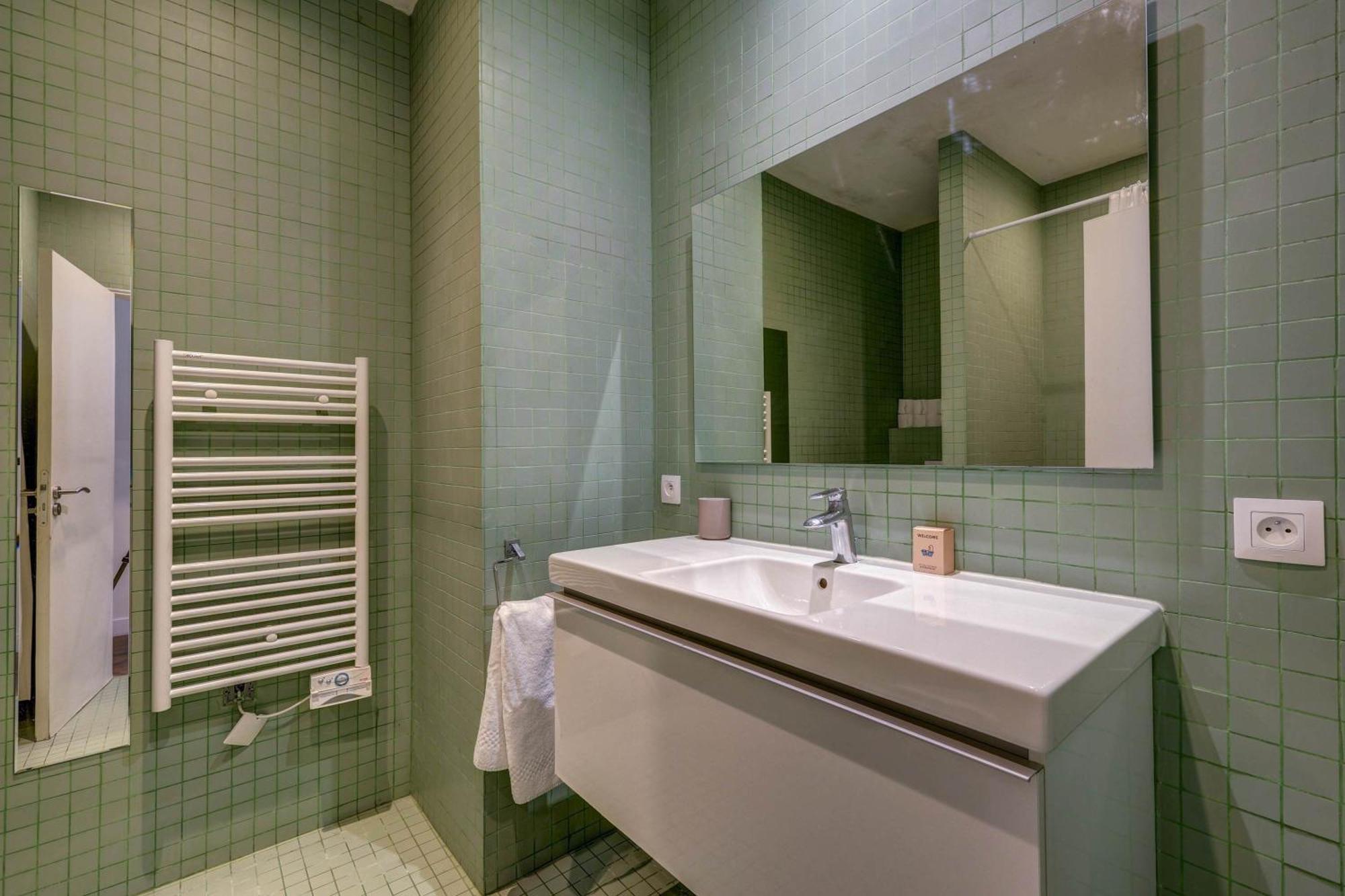 Montmartre Stylish And Bright 3bd With Terrace