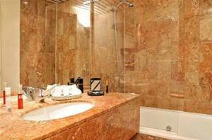 Moulin Plaza 3*