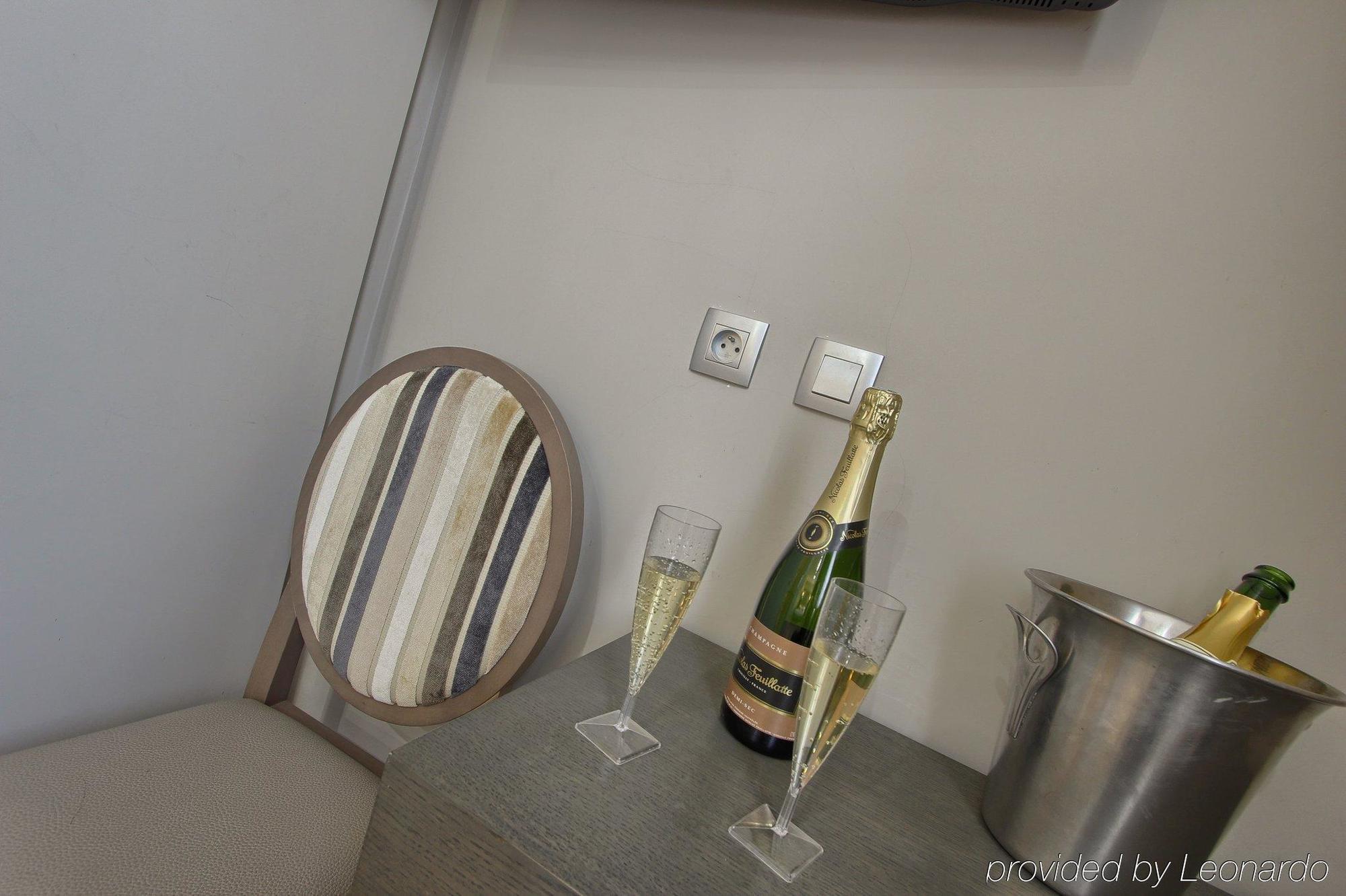 Hotel Margaux Opera Montmartre Paris