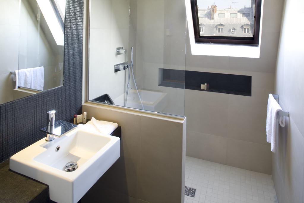 Marceau Champs-elysées Hotel 3*