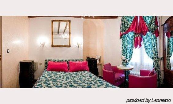 Hotel De Sèze 4*