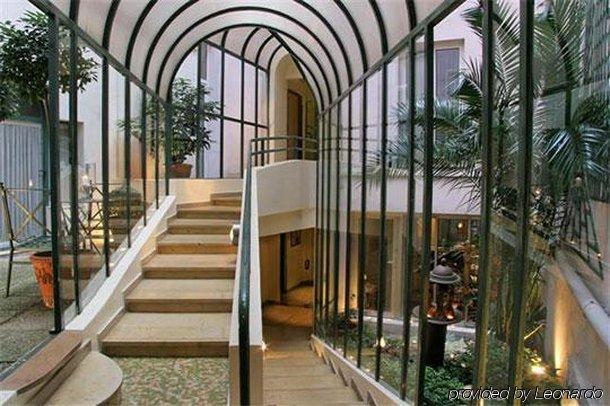 Moulin Plaza Hotel
