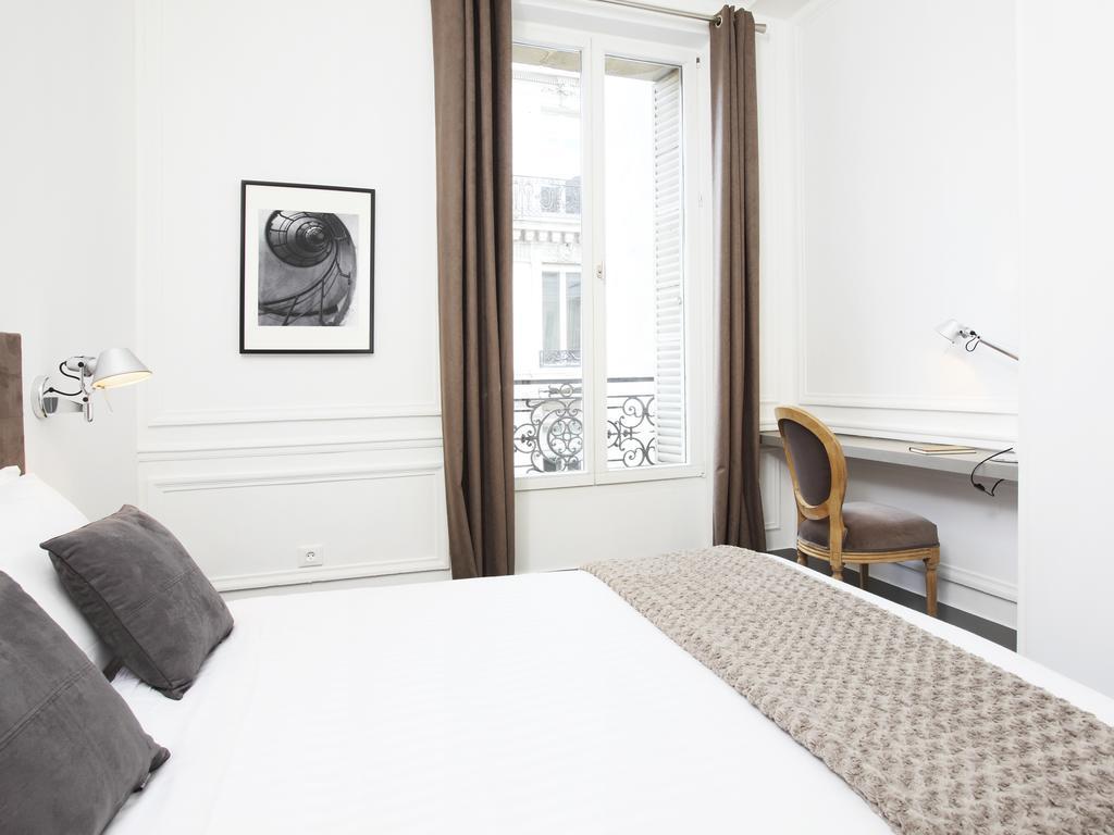 Livinparis - Luxury 3 Bedrooms Le Louvre I Apartment Paris