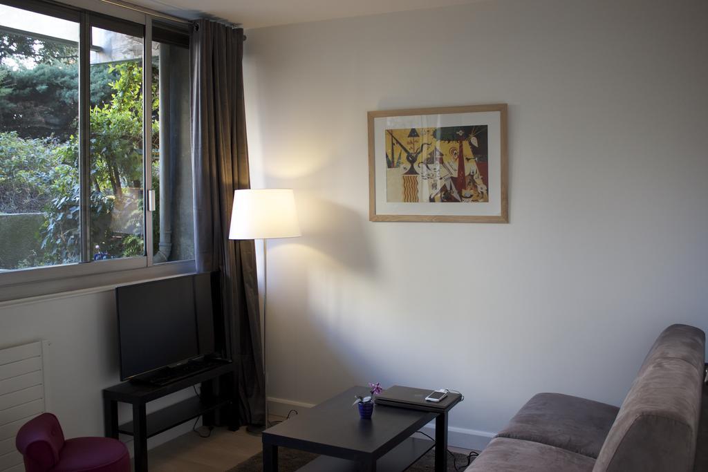 Tour Eiffel Grenelle Paris