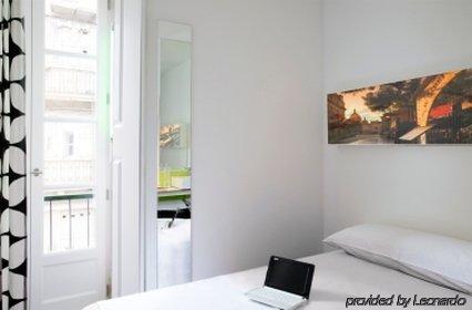 Hotel Maxim Folies