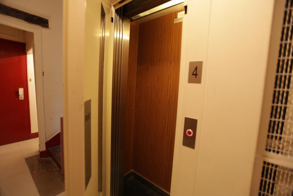Innocents Apt Paris
