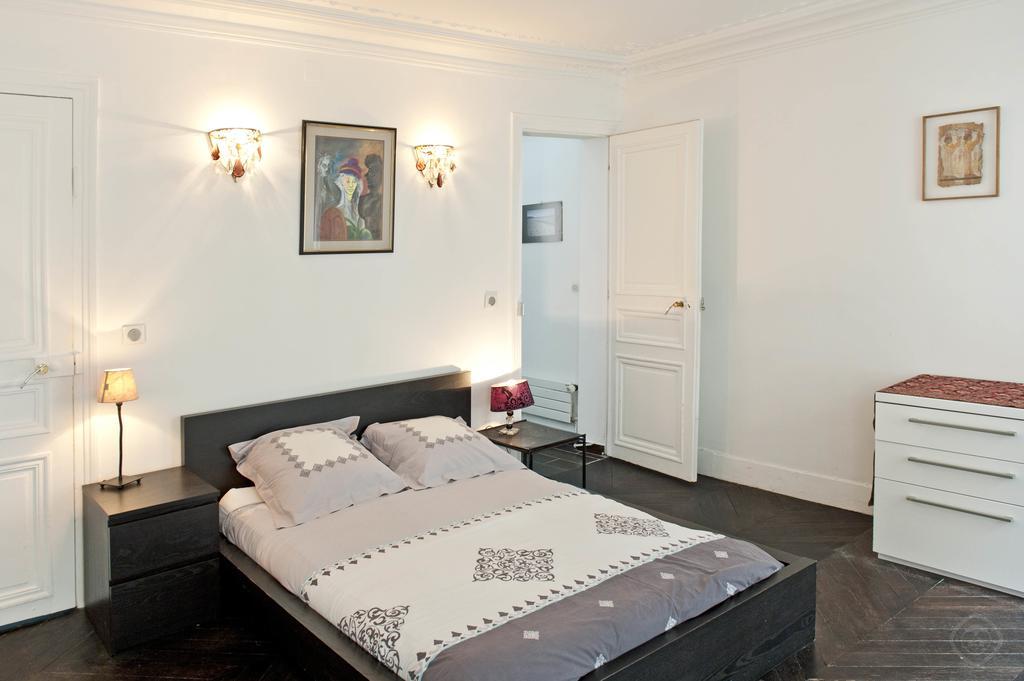 Apartment Moulin Rouge *