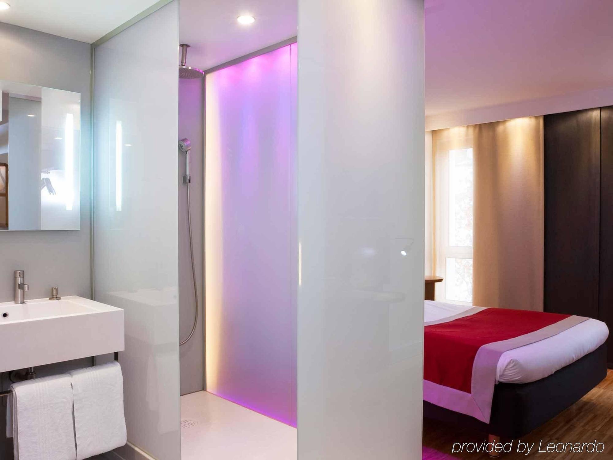 Mercure Arc De Triomphe Wagram Hotel Paris