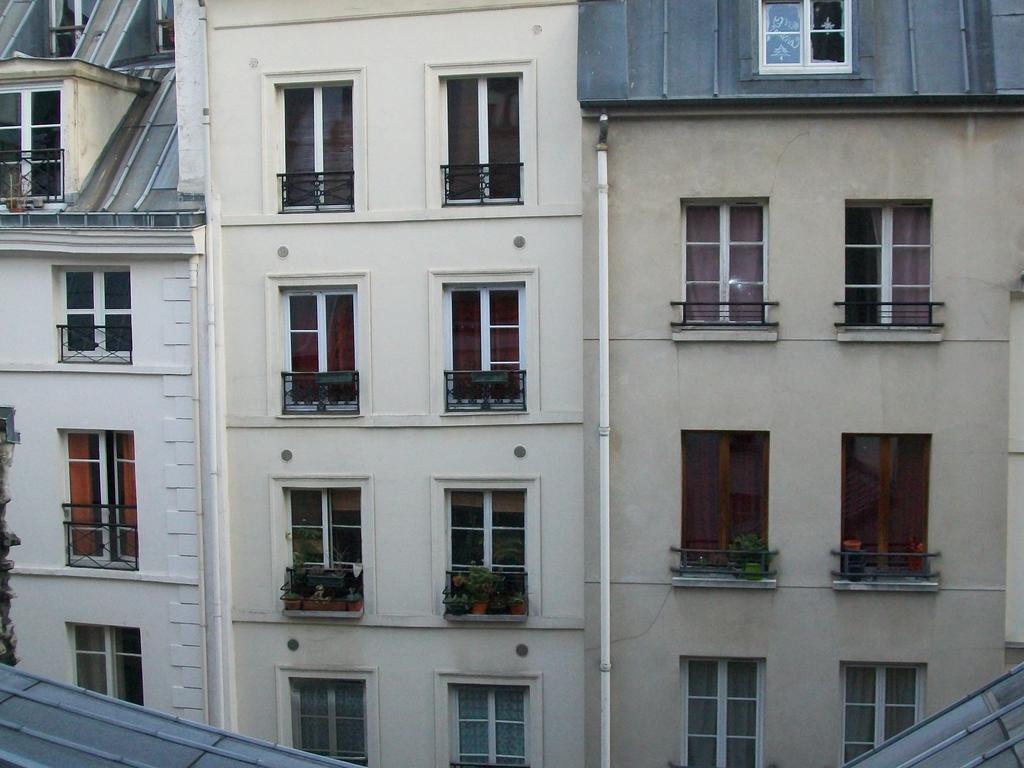 D'hote Des Artistes Bed & Breakfast *