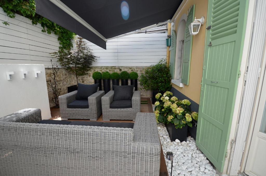 Le Jardin De Rochegrosse Bed & Breakfast 3*