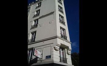 Beautiful Belleville Hotel & Hostel