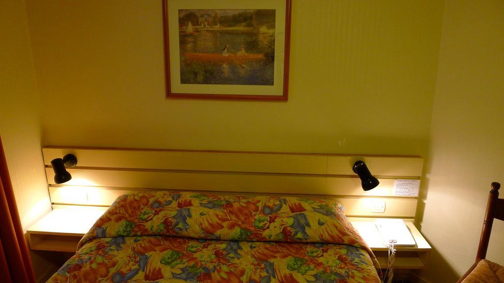 Hotel Le Pigalle Paris