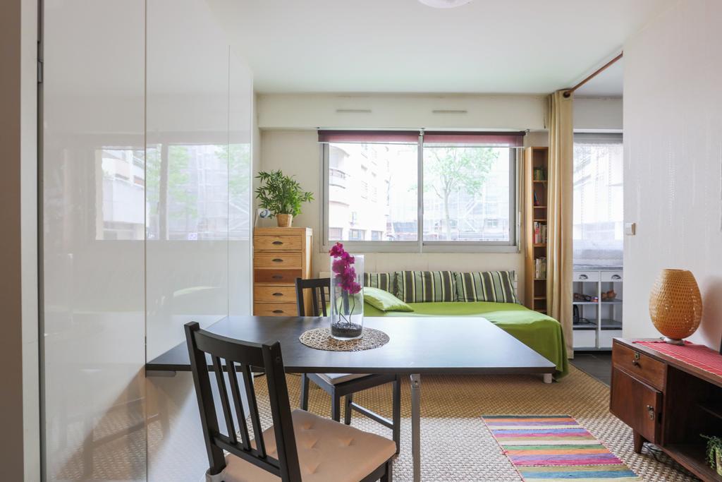 Studio Buttes Chaumont Paris