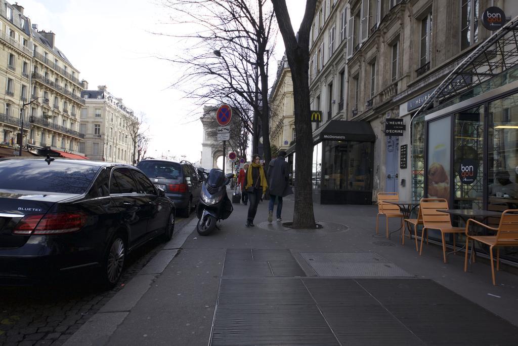 Private - Champs-elysees Paris