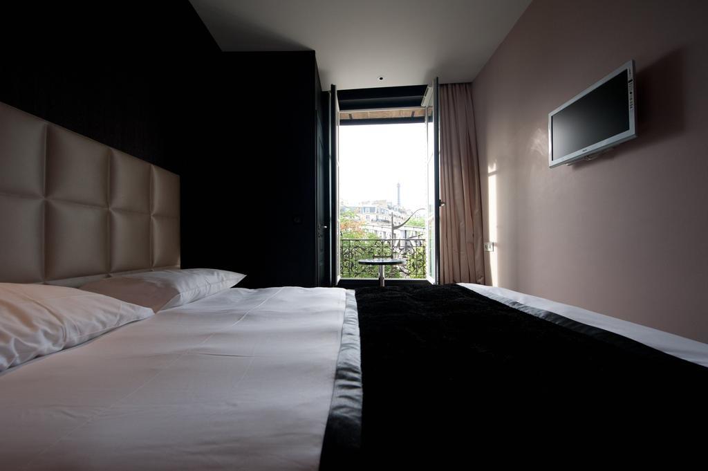Hotel First Tour Eiffel Paris