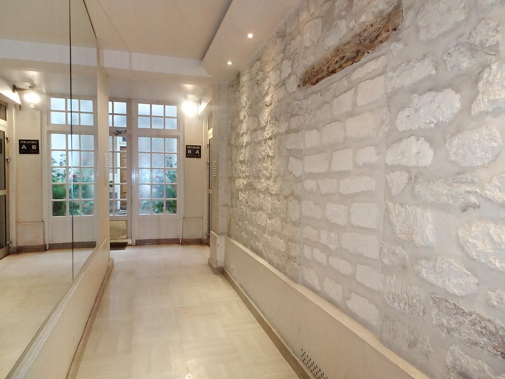 Malar Paris
