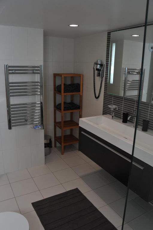 De La Mare 3*