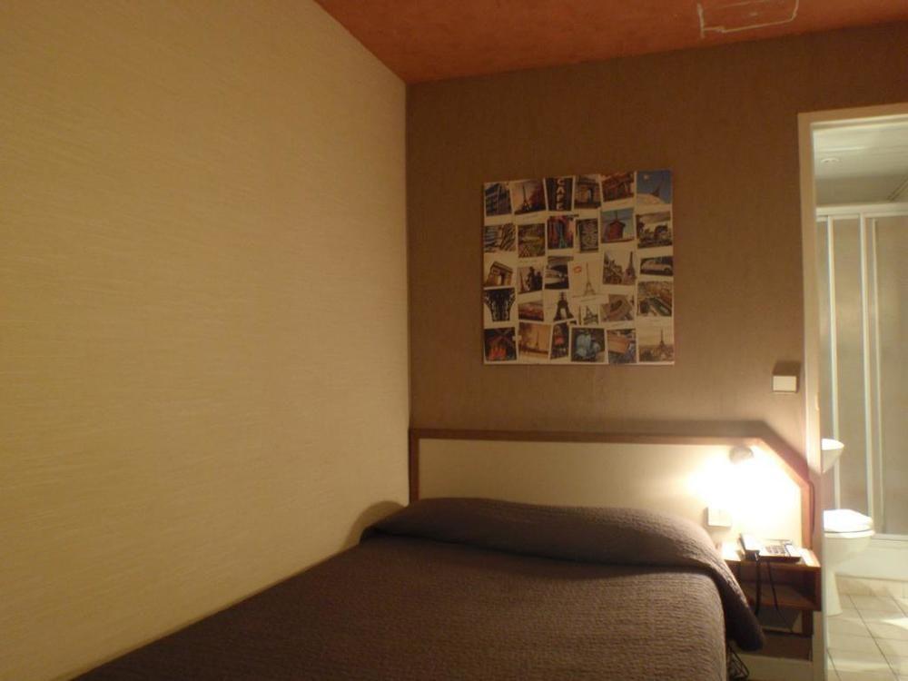 Du Maine 2* Paris