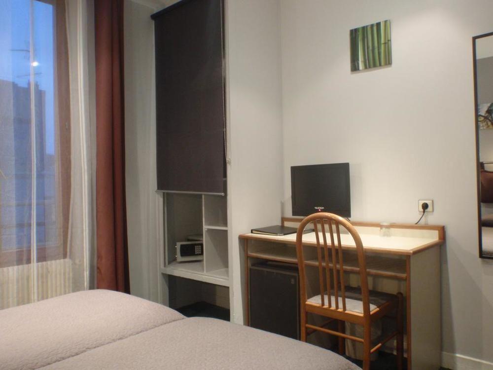 Du Maine Hotel 2*