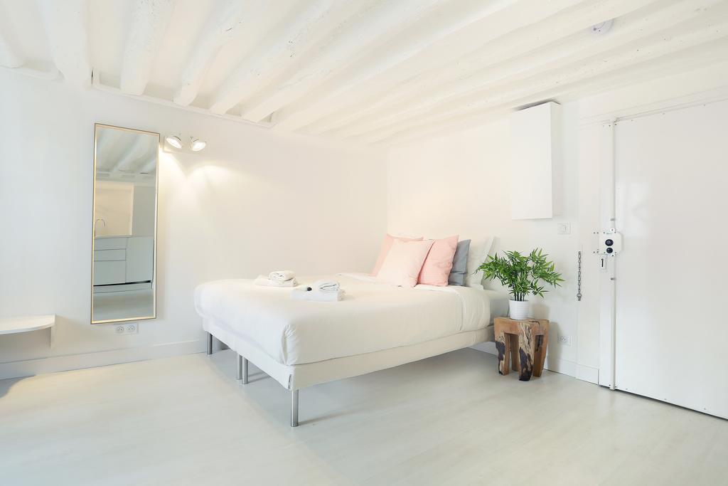Rent A - Bonne Nouvelle Apartment *