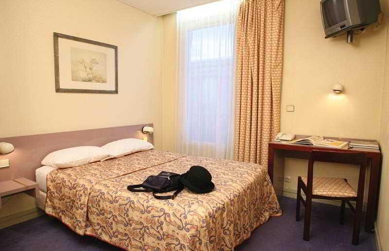 Hotel Ibis Styles Nation Porte De Montreuil 3*