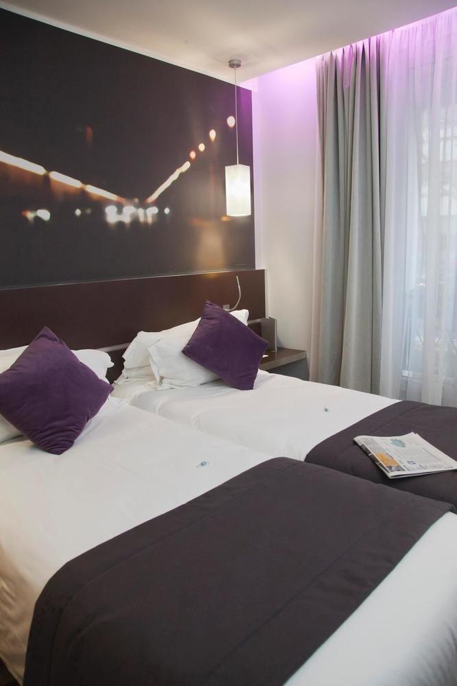 Lumières Montmartre Hotel