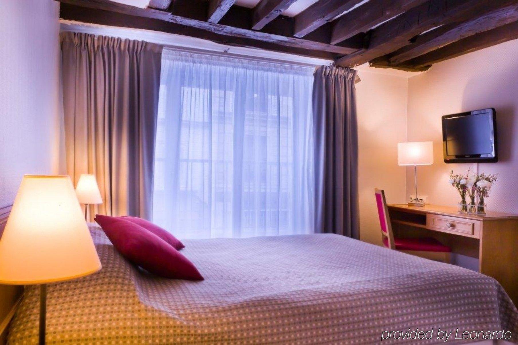 Hotel Le Compostelle Paris