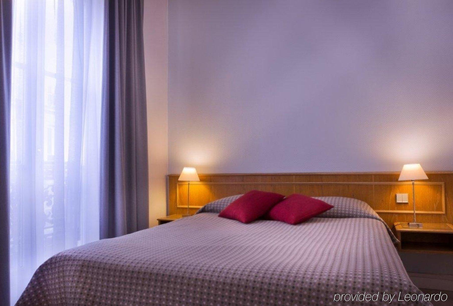 Le Compostelle 3* Paris