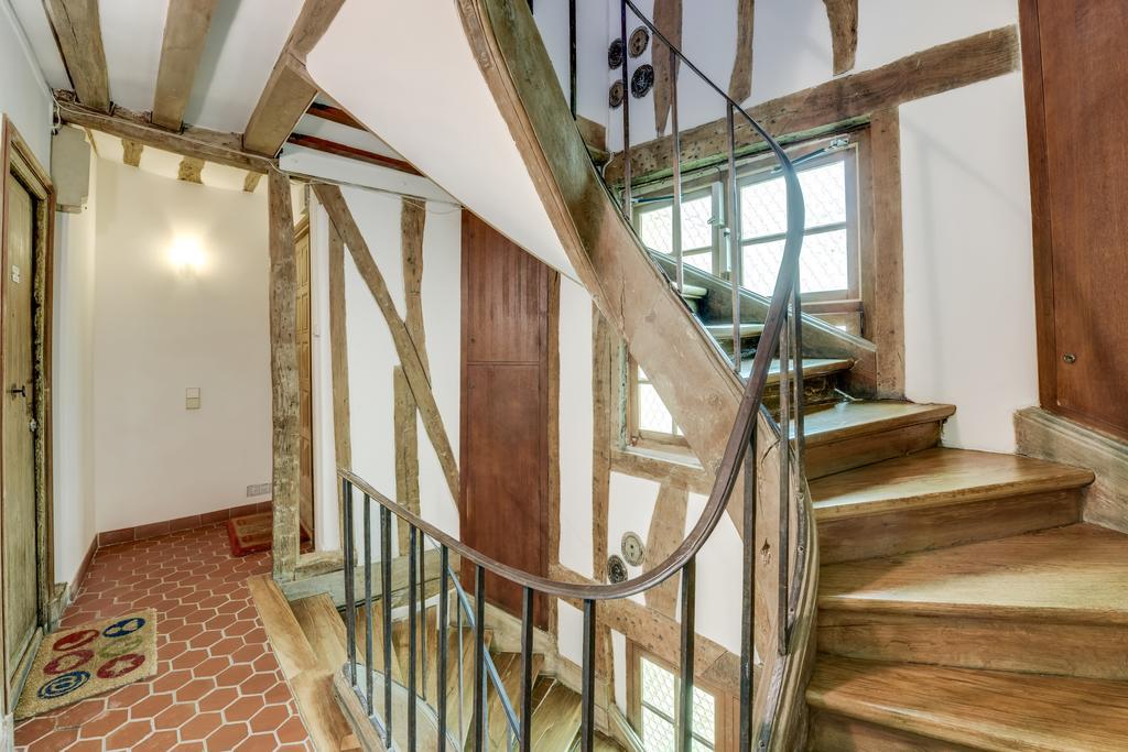 Appartement Marais Temple Id 258 *