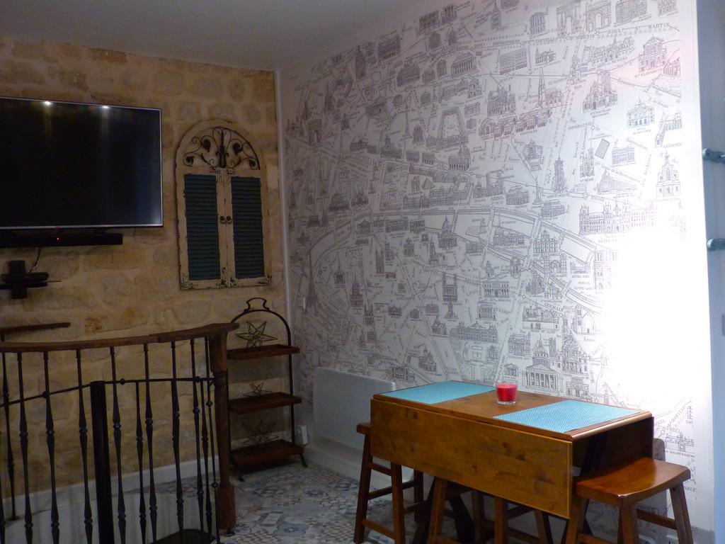 Unique Souplex On Ile Saint Louis Apartment *