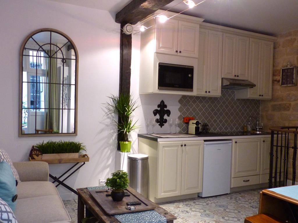 Apartment Unique Souplex On Ile Saint Louis Paris