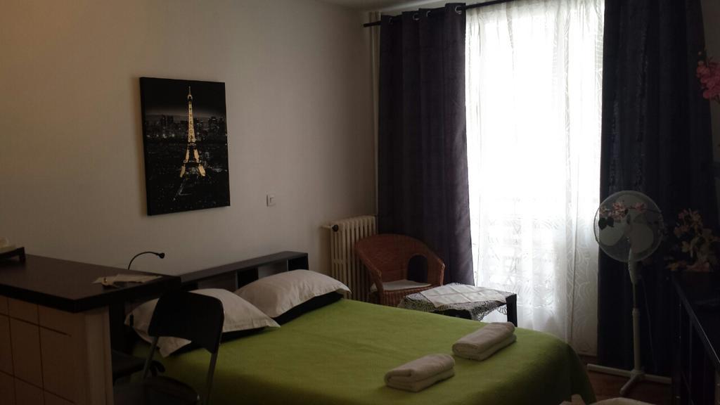 Apartment Louvre Paris