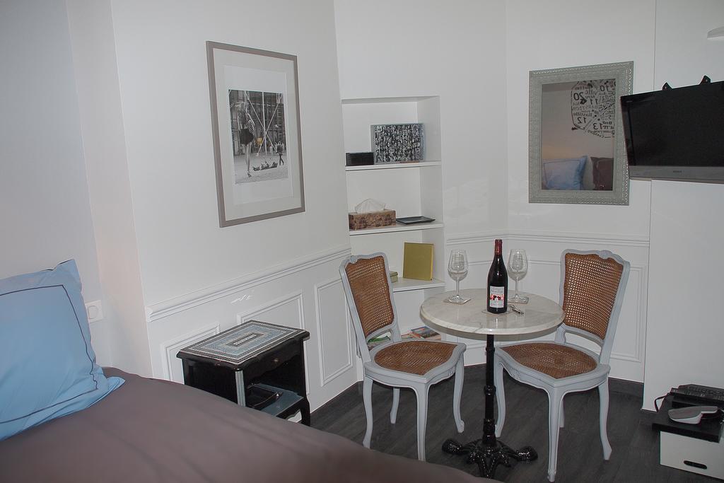 Petit - Oasis In Marais Apartment *