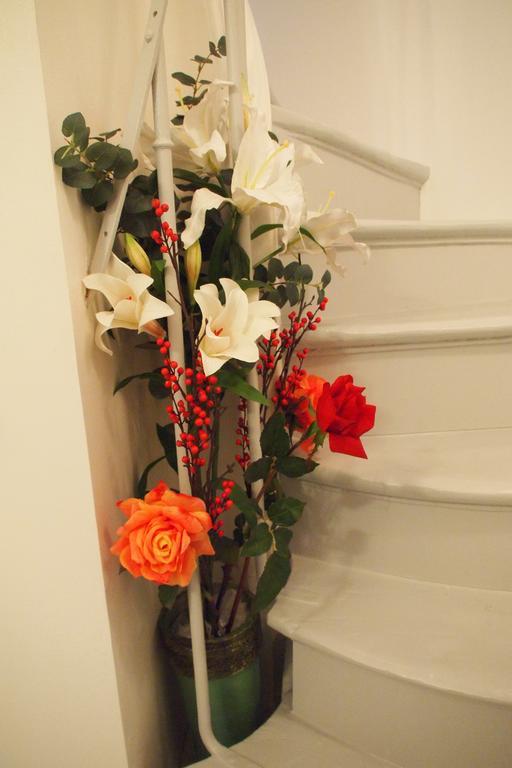 Petit - Oasis In Marais Apartment *