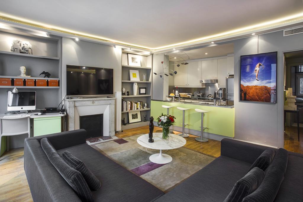 Faubourg Chic Apartment