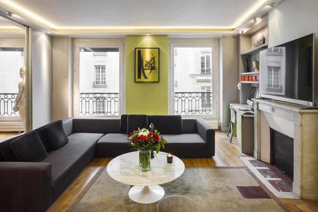 Faubourg Chic Apartment *