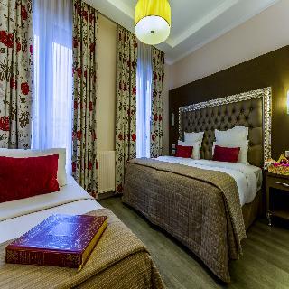 Riviera Hotel