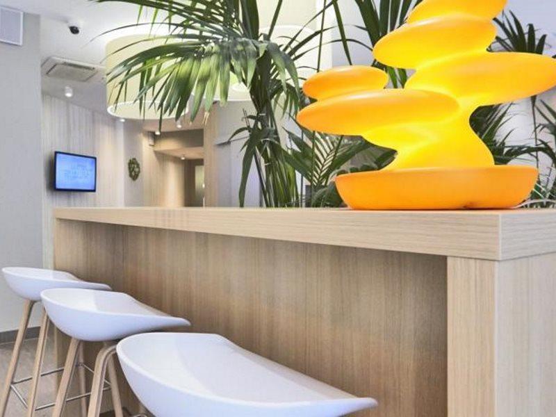 Hotel Kyriad 18 - Porte De Clignancourt - Montmartre 3*