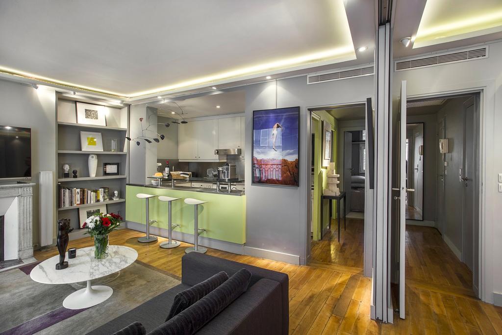 Apartment Faubourg Chic Paris