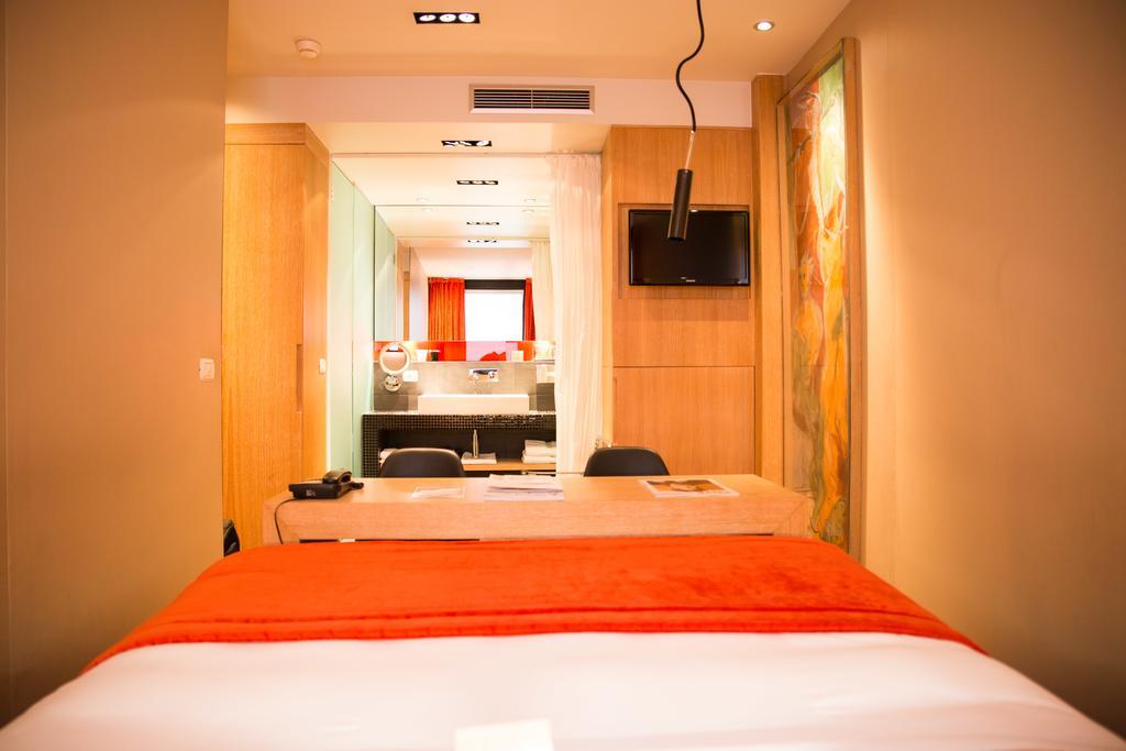 Golden Tulip Opera De Noailles 4*