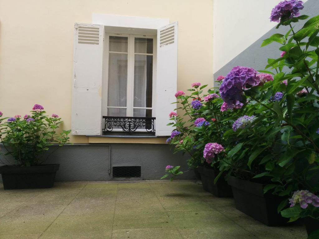 Bed & Breakfast La Cour Du 5eme - D'hotes Paris