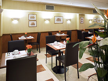 Hotel Mercure Arc De Triomphe Wagram 4*
