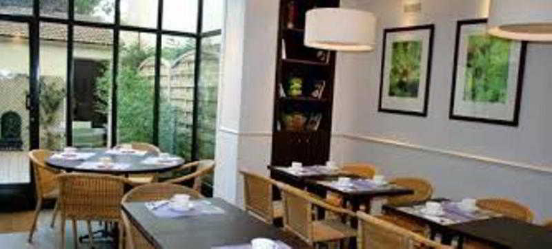 Kyriad 18 - Porte De Clignancourt - Montmartre 3*