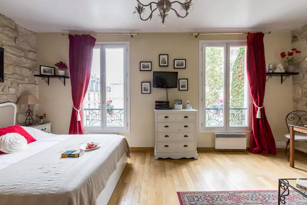 Saint Louis En Ile Apartment