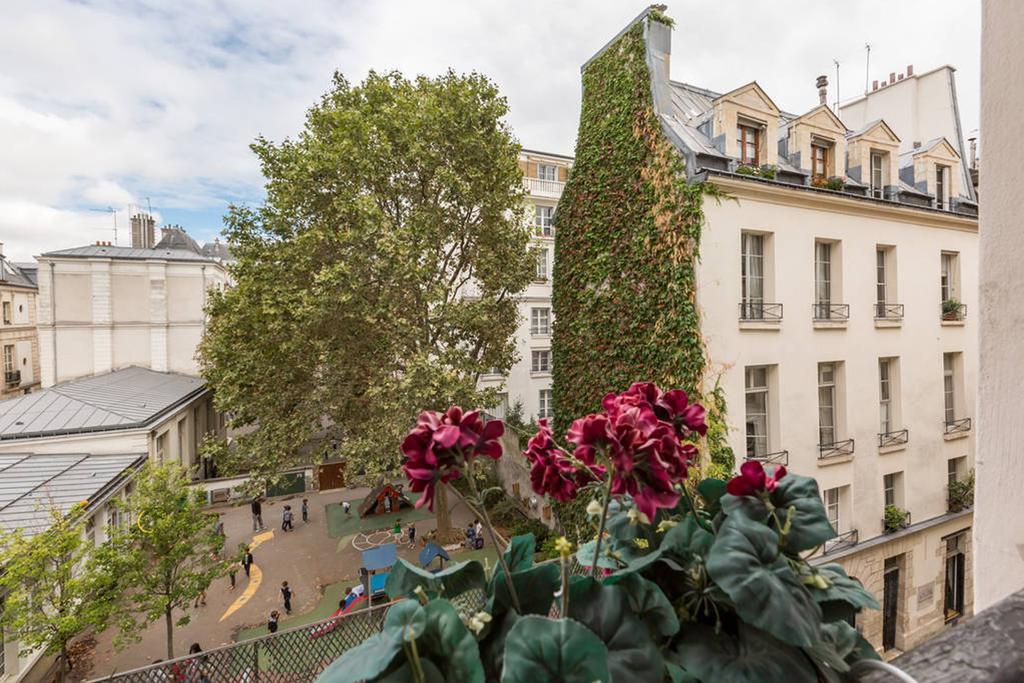 Saint Louis En Ile Apartment