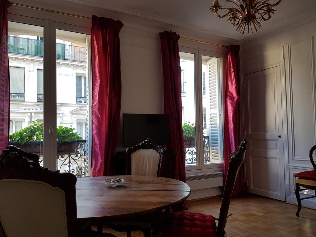 Apartment Moulin Rouge
