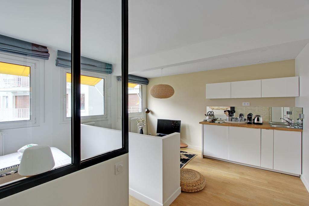 Pick A Flat's In Eiffel Tower- Boulevard De Grenelle Paris