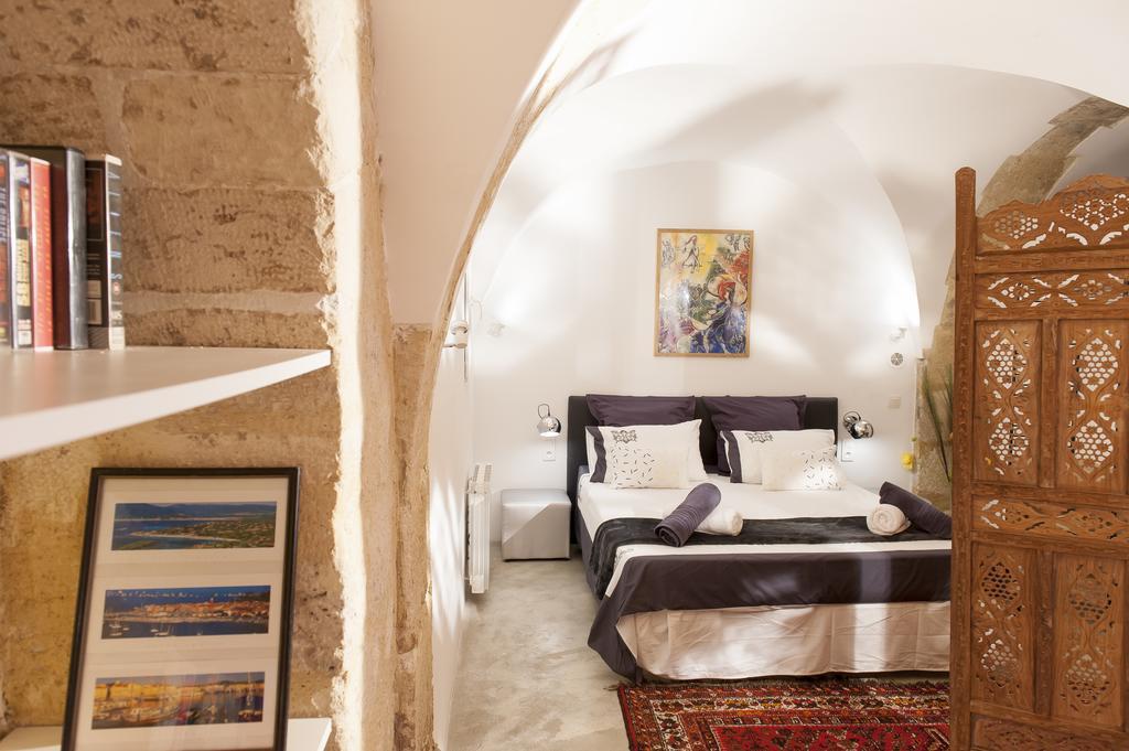 Sully Saint Paul Apartment Paris
