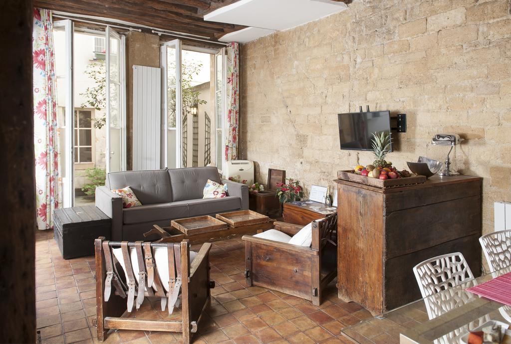 Sully Saint Paul Apartment Paris